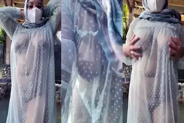 Tante Jilboobs Pamer Toket Transparan Hot